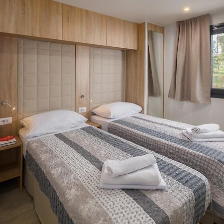 Tar-Vabriga Premium Camping Homes Santa Marina, Lanterna מראה חיצוני תמונה