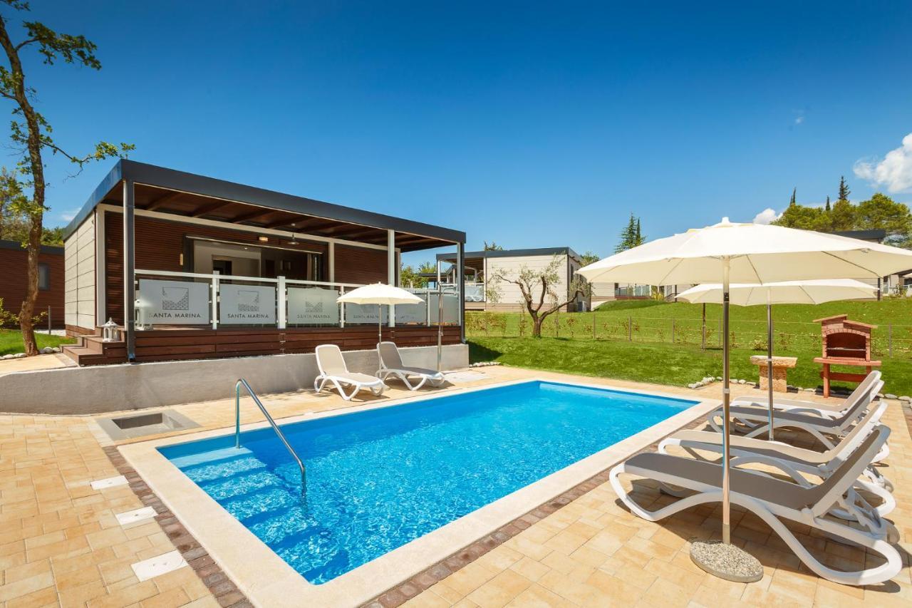 Tar-Vabriga Premium Camping Homes Santa Marina, Lanterna מראה חיצוני תמונה
