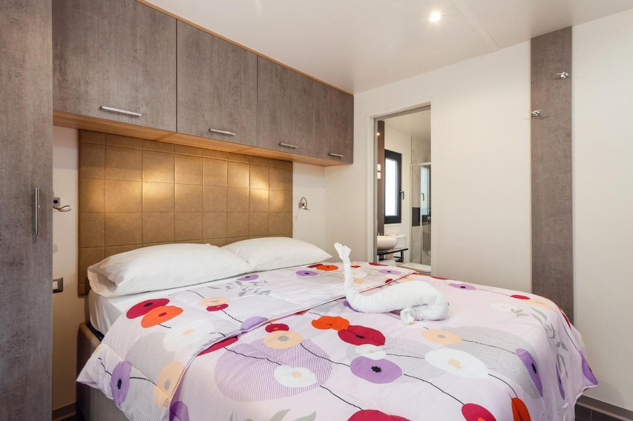 Tar-Vabriga Premium Camping Homes Santa Marina, Lanterna מראה חיצוני תמונה
