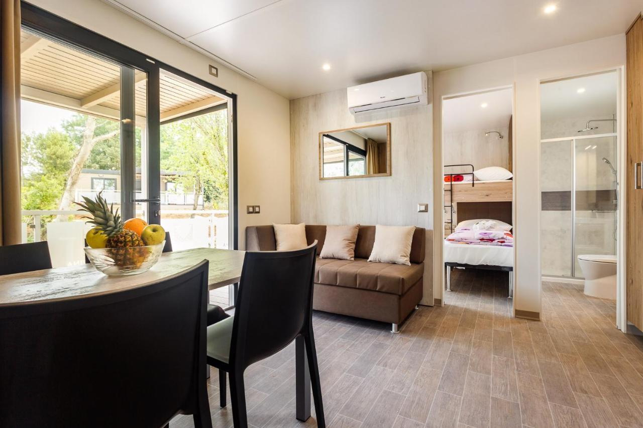 Tar-Vabriga Premium Camping Homes Santa Marina, Lanterna מראה חיצוני תמונה