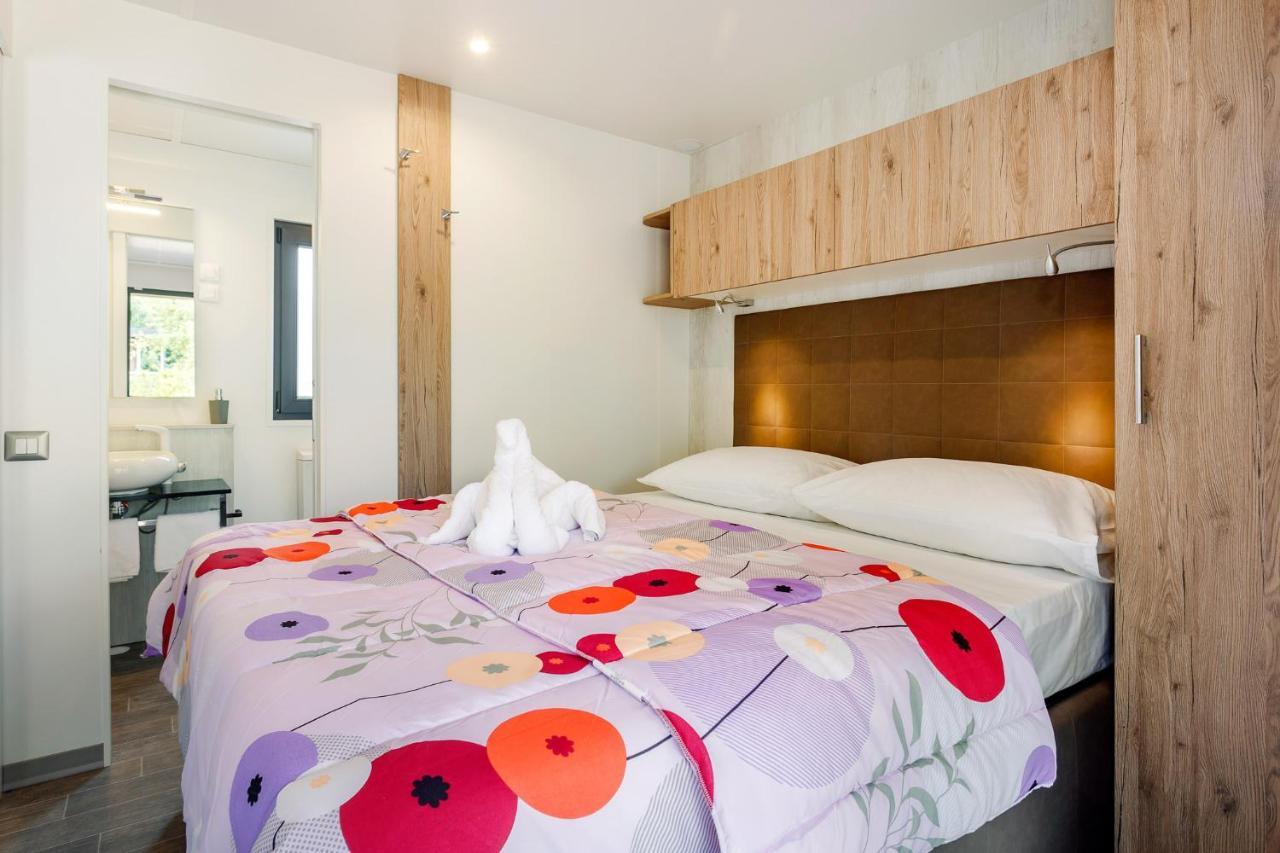 Tar-Vabriga Premium Camping Homes Santa Marina, Lanterna מראה חיצוני תמונה